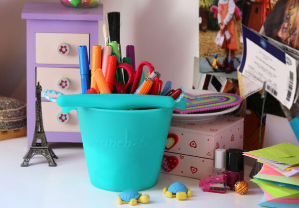 scrunch-bucket-desk