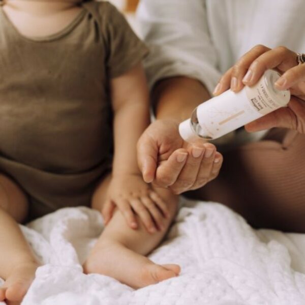 naif soothing baby oil