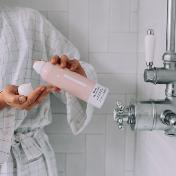 Naïf bloom Shower foam