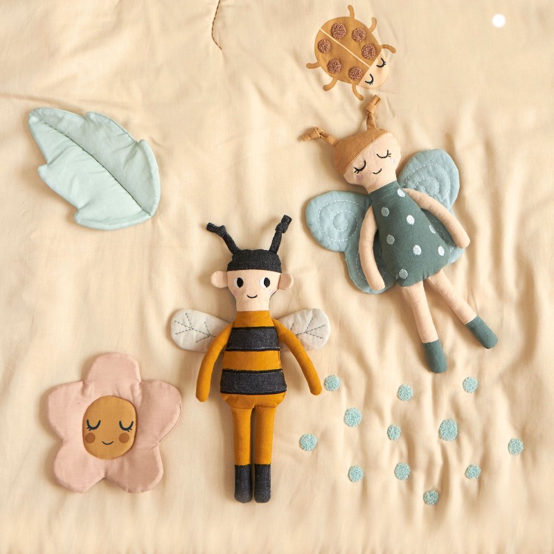 Roommate knuffel bij