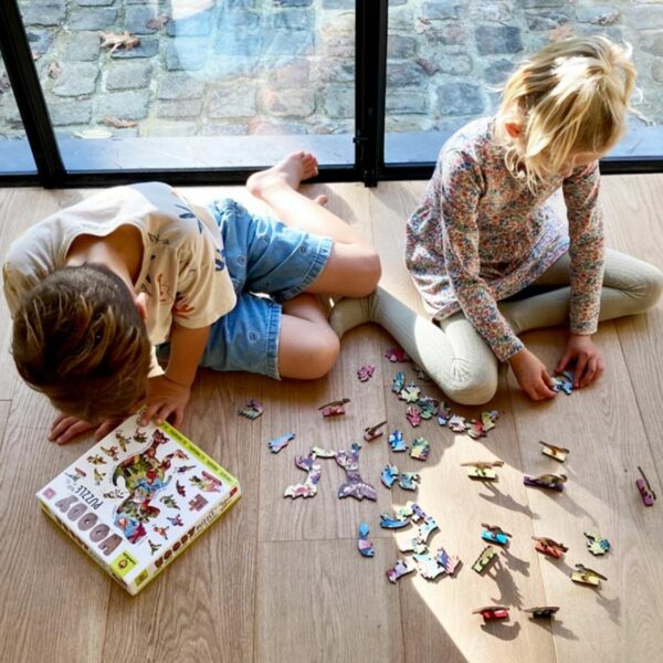 Ludattica woody puzzel dinosaurus spelende kinderen