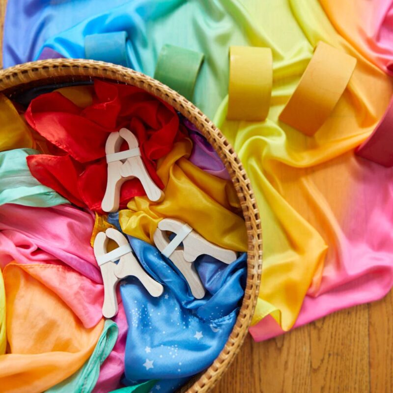 Sarah's Silks playclips in mand