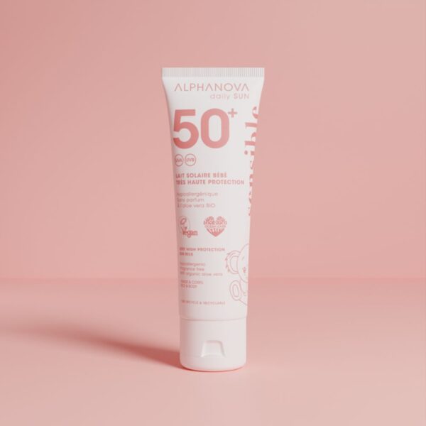 Alphanova Baby Sun Milk SPF50+ voor gevoelige babyhuid zonder parfum of witte waas (1)